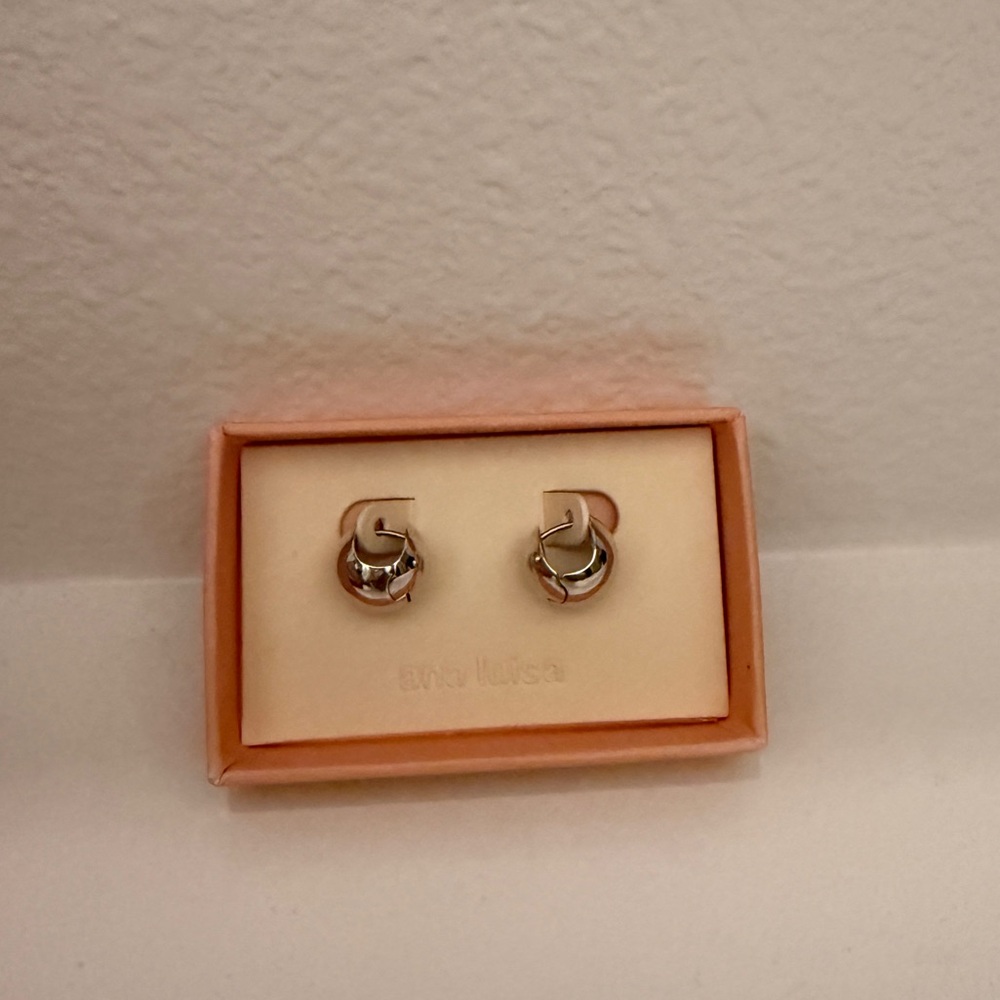 Ana Luisa Mini Abby Silver Hoop Earrings - Picture 3 of 5